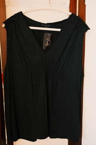 Elie Tahari Black Top